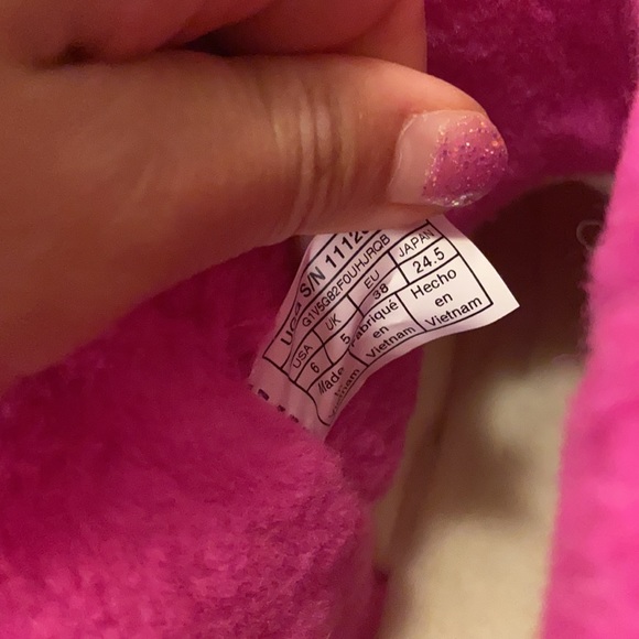 UGG Australia waterproof boots. Fit 7 - Picture 10 of 16